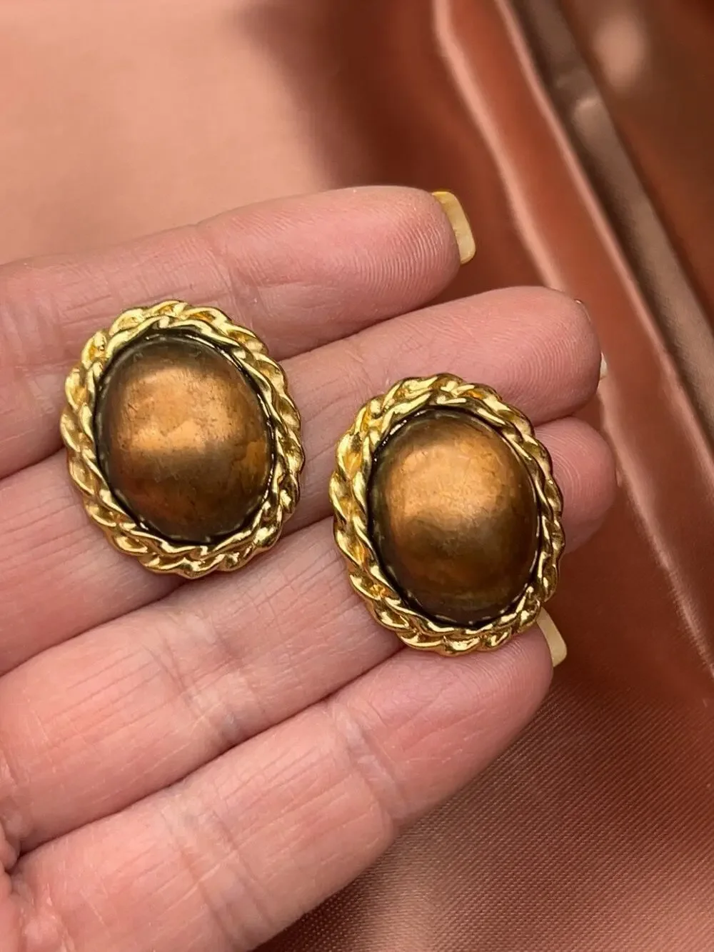 Vintage Liz Claiborne LC Gold Tone Brown Cabochon Oval Stud Earrings Signed